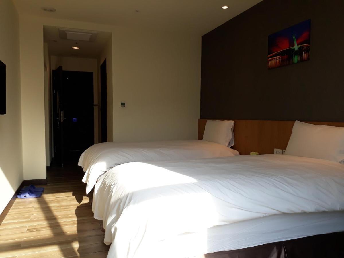 Honest&Warm Hotel Taoyuan Buitenkant foto