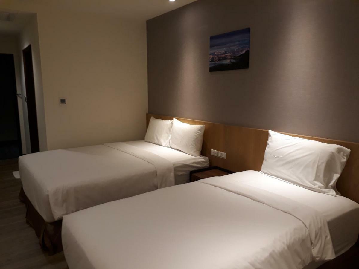Honest&Warm Hotel Taoyuan Buitenkant foto